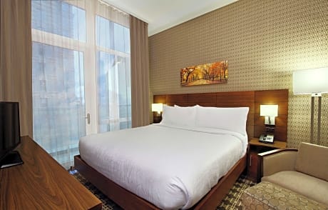 1 King Bed City View Hearing Accessible