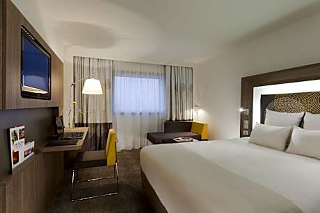 Executive Room with 1 Queen-Size Bed with Eiffel Tower View