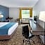 Crestwood Hotel