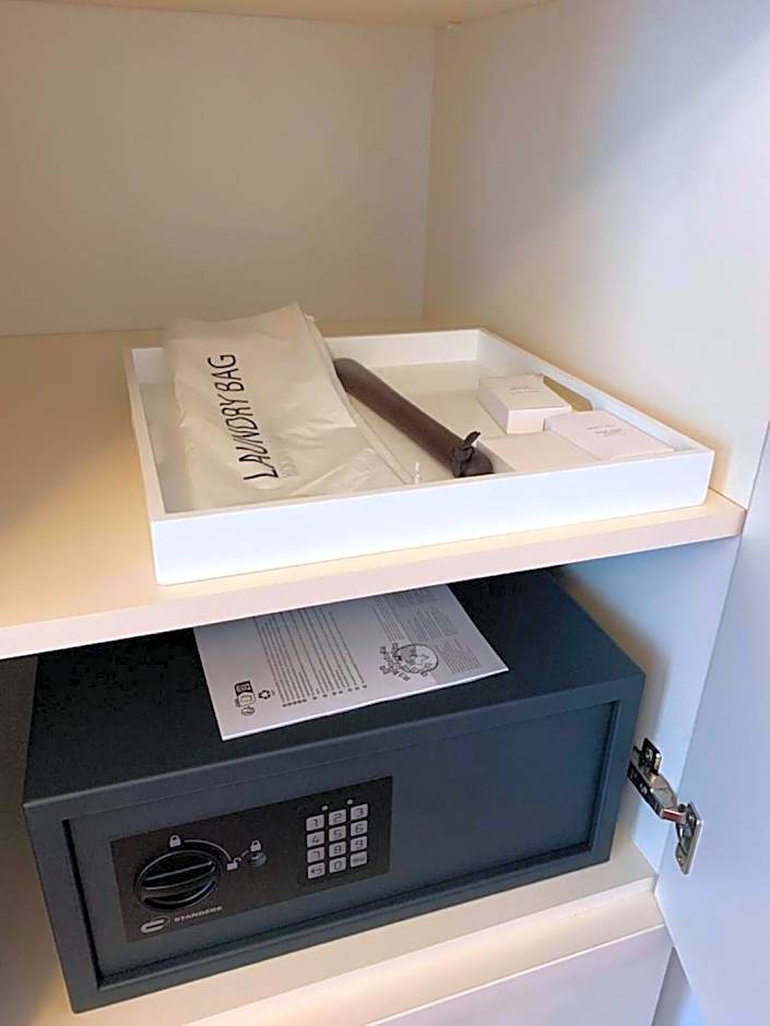 Botanique Suites AirBnB, Antwerp