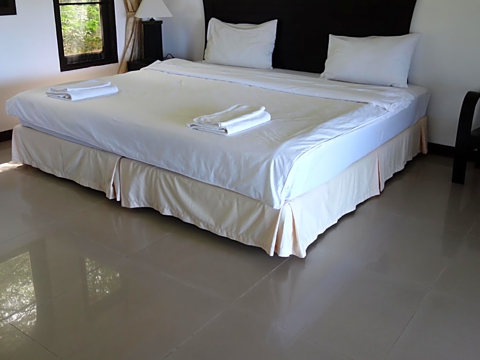 Khaolak Hillside Villa