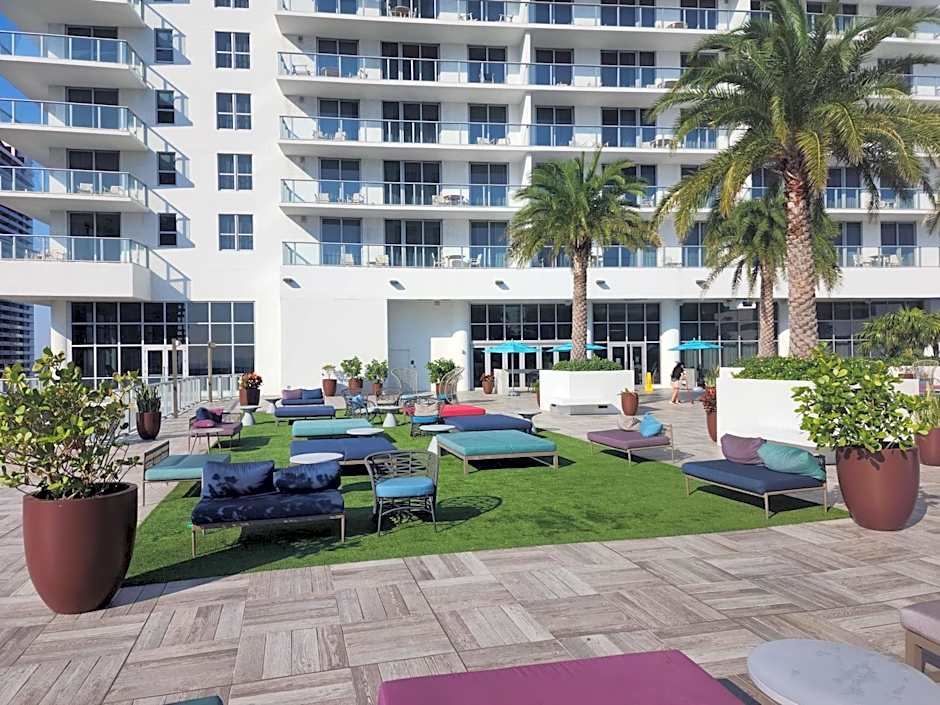 Modern Waterfront Retreat with Scenic Views