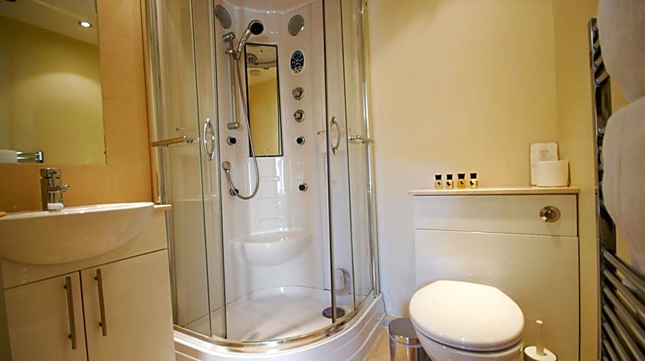 Crompton Court Apartments