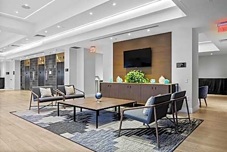 DoubleTree by Hilton New York JFK Airport