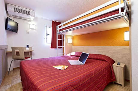 Standard Room - 1 Double Bed
