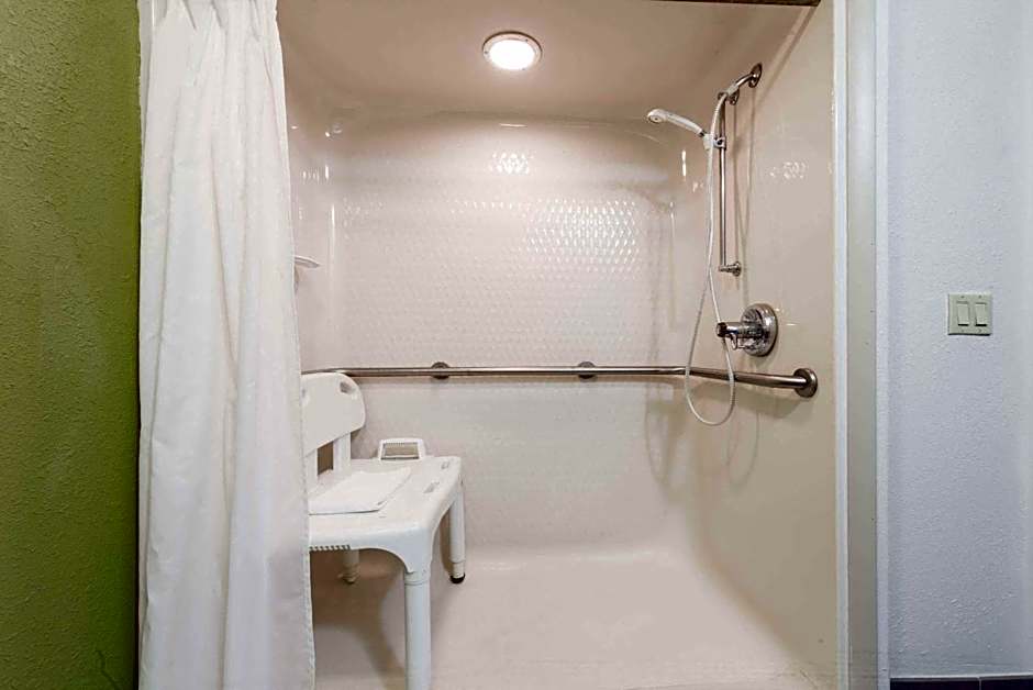 Baymont by Wyndham Pueblo