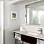 Hampton Inn By Hilton & Suites Arlington Crystal City DCA