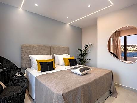 Superior Room with Spa Bath and Sea View