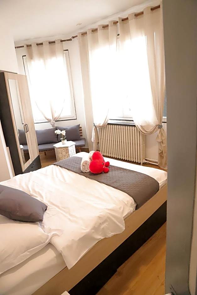 Hôtel & Restaurant ISVARA