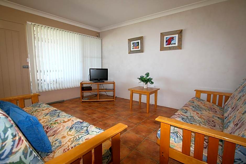 Lake Edge Apartments