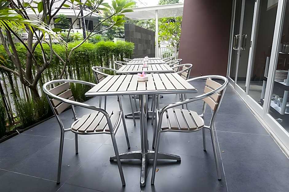 Sampit Residence Managed By Flat06