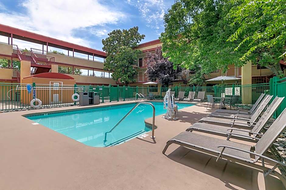 Best Western Plus Orchid Hotel & Suites