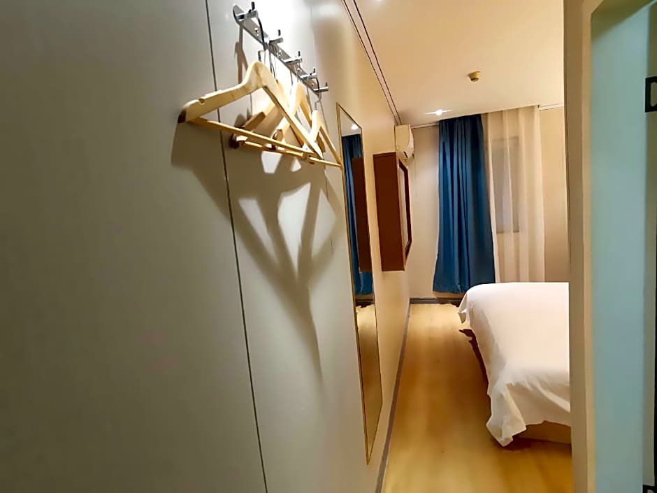 7 Days Inn Urumqi Altai Road Airport