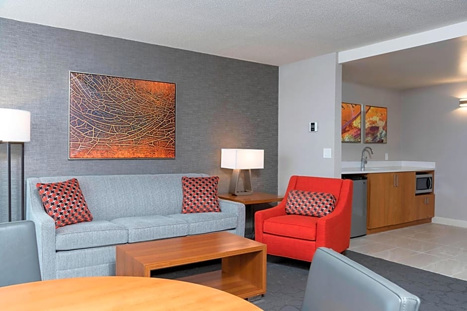 Sonesta Hotel Grand Rapids Airport