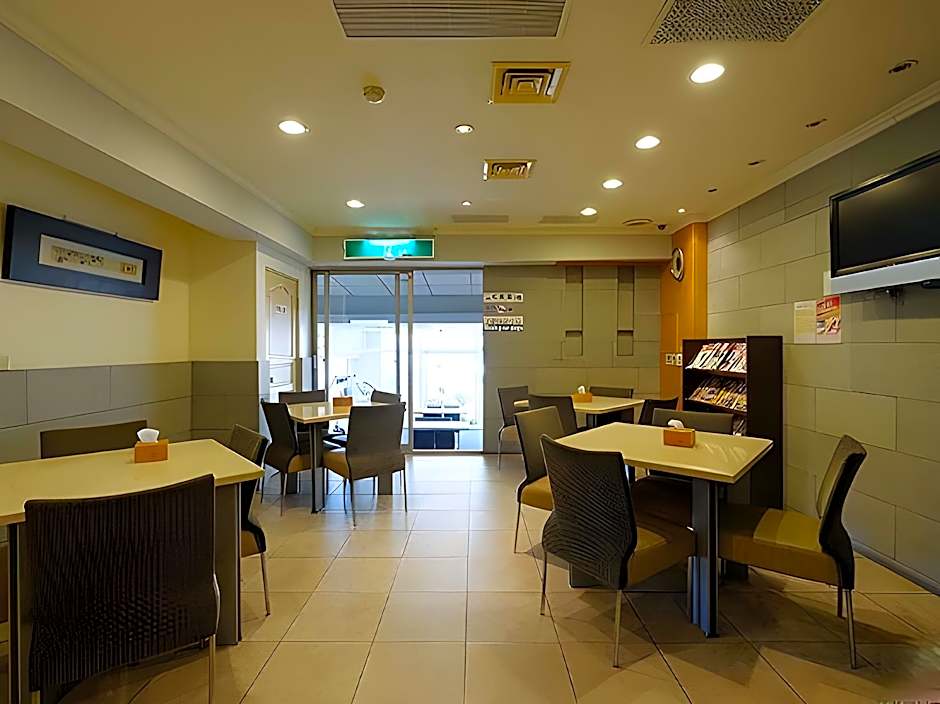 Cambridge Hotel Yung Kong