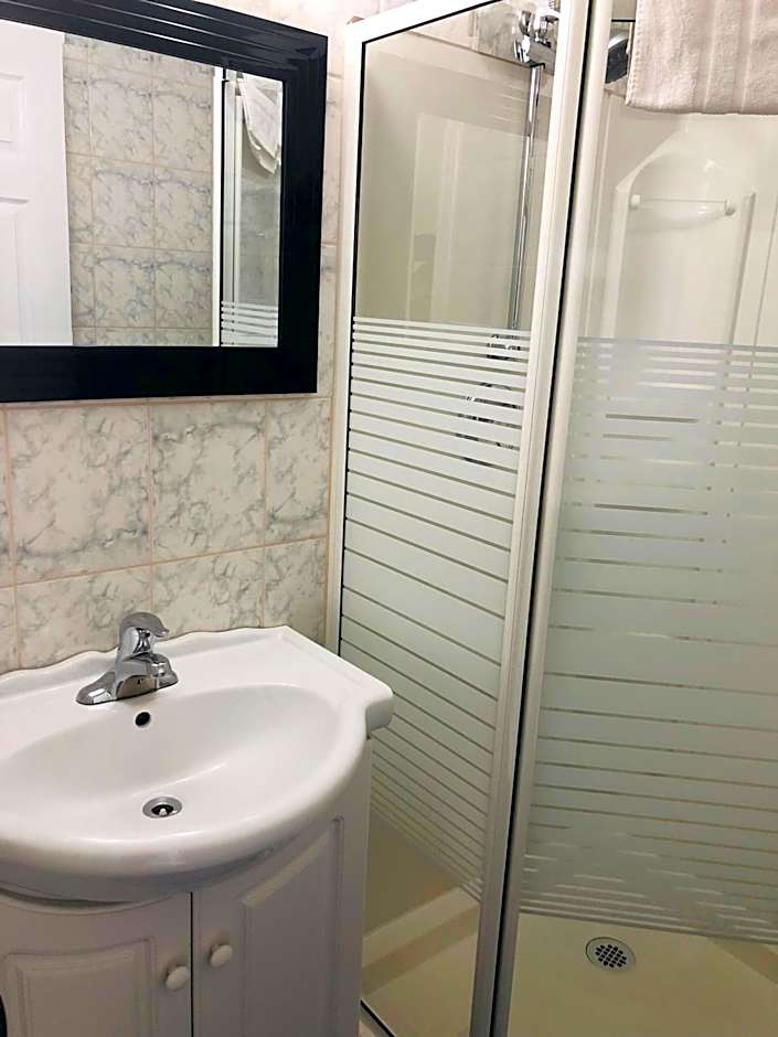 Perth Plaza Inn & Suites