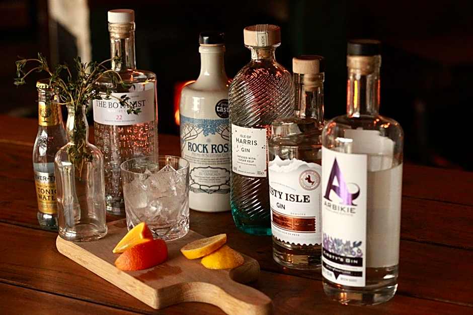 MacDonald Hotel & Cabins