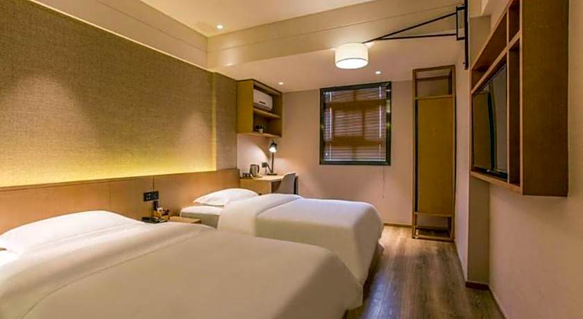 V8 Ziyuangang Hotel