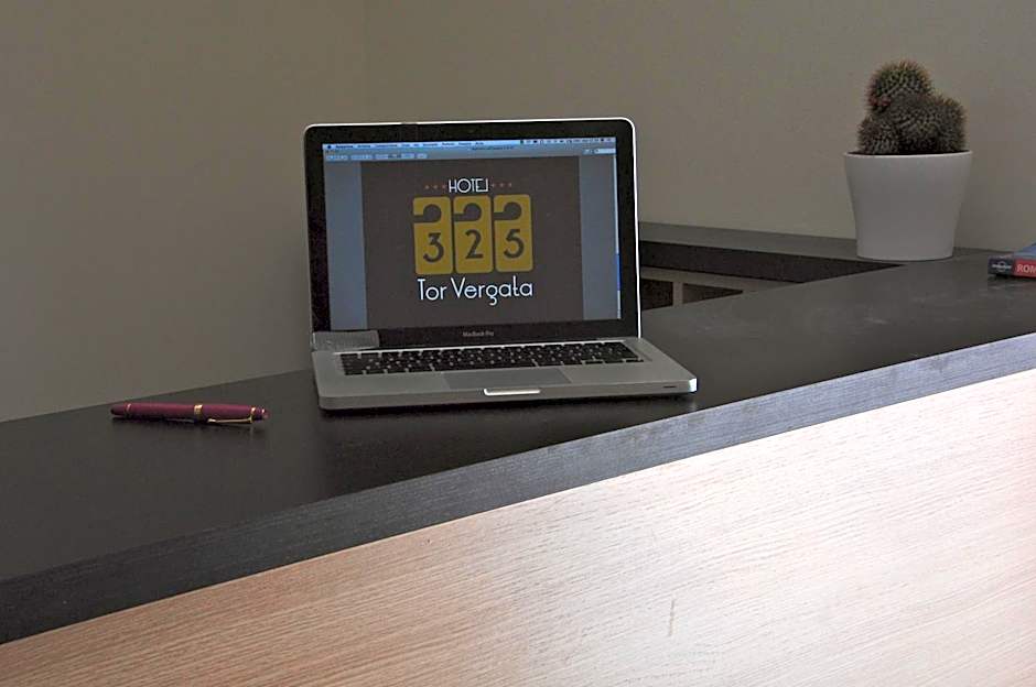 Hotel 325 Tor Vergata