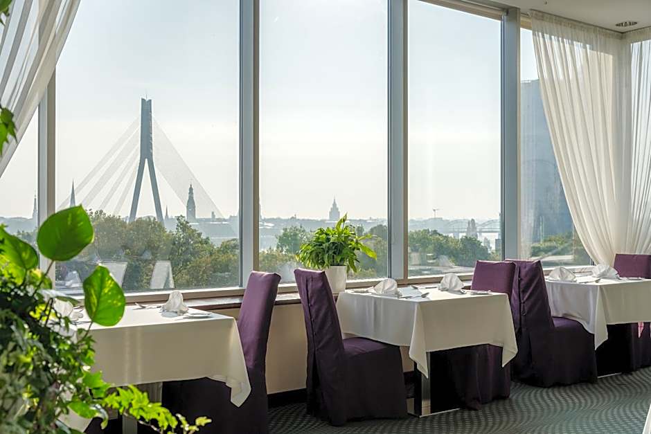 Riga Islande Hotel with FREE Parking