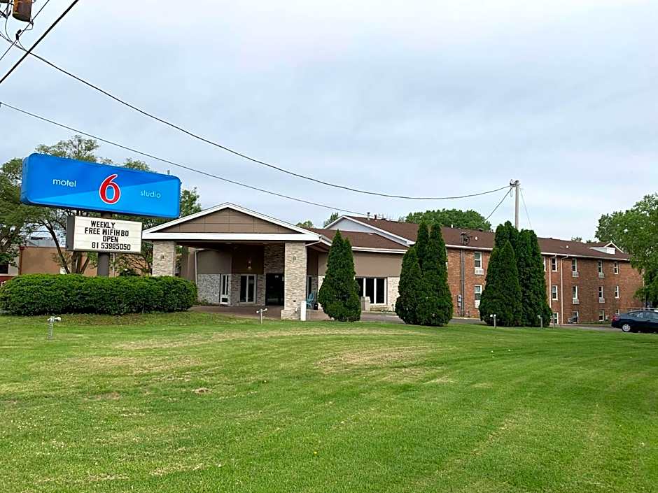 Studio 6 Rockford