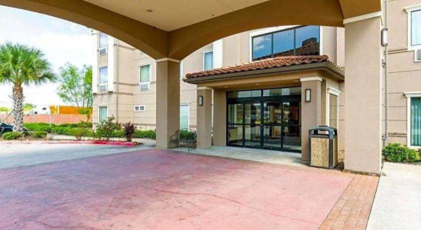 Comfort Inn & Suites Winnie