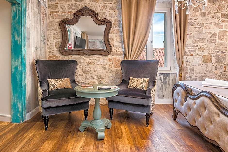 Plaza Marchi Old Town