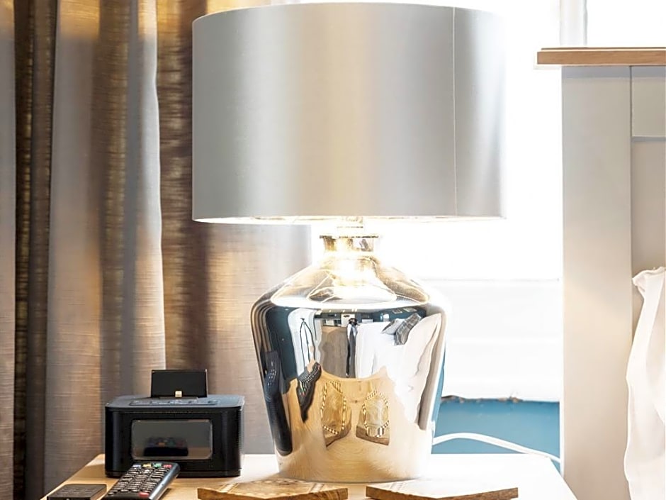 Summerfield Pub & Boutique Rooms