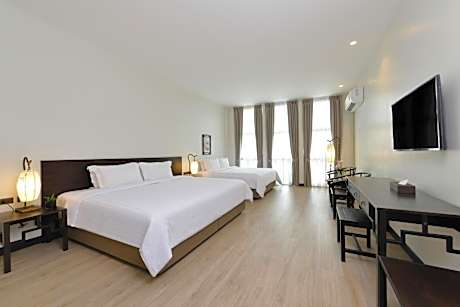 Deluxe Family Room