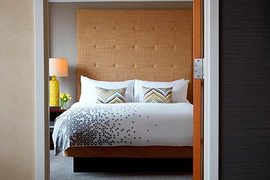 Renaissance by Marriott Columbus Downtown Hotel