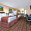 Econo Lodge Inn & Suites