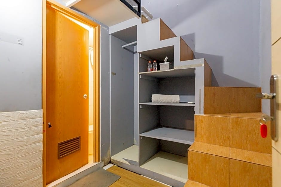 RedDoorz @ Stariez Kemang