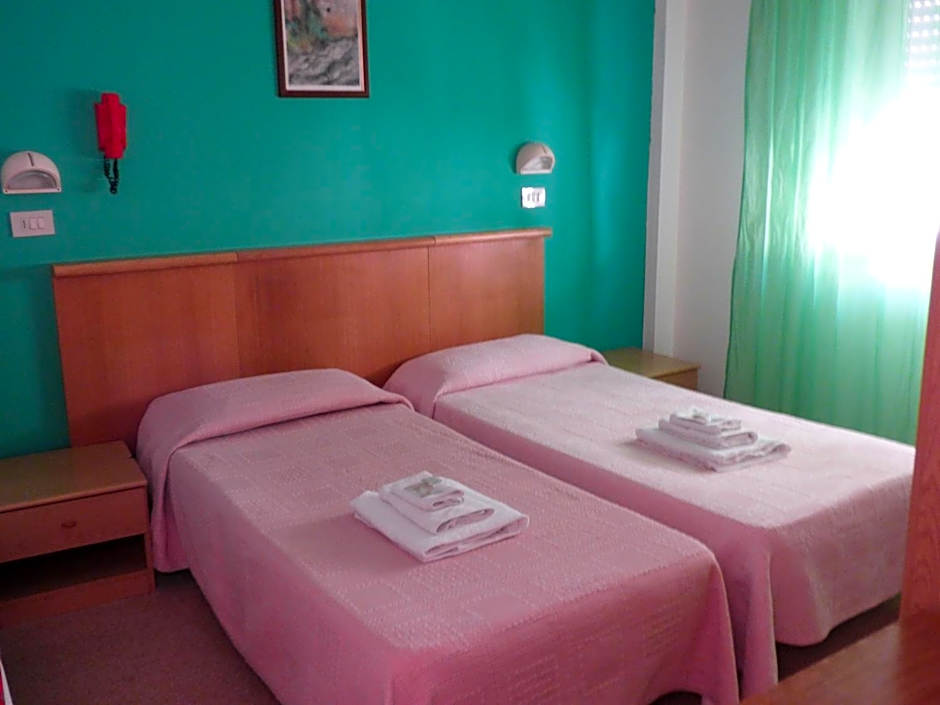 Consul Hotel