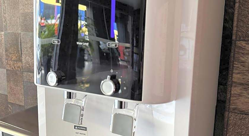 Chariton Hotel Nusa Bestari