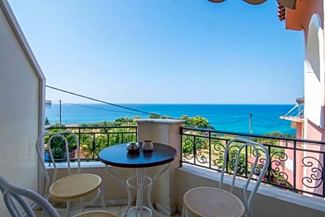 Triple Room with Sea View