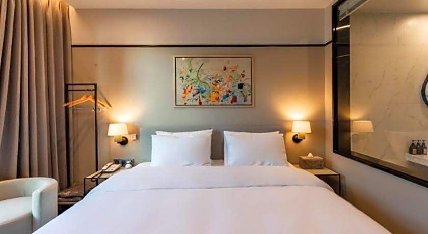 Brown-Dot Hotel Deokcheon