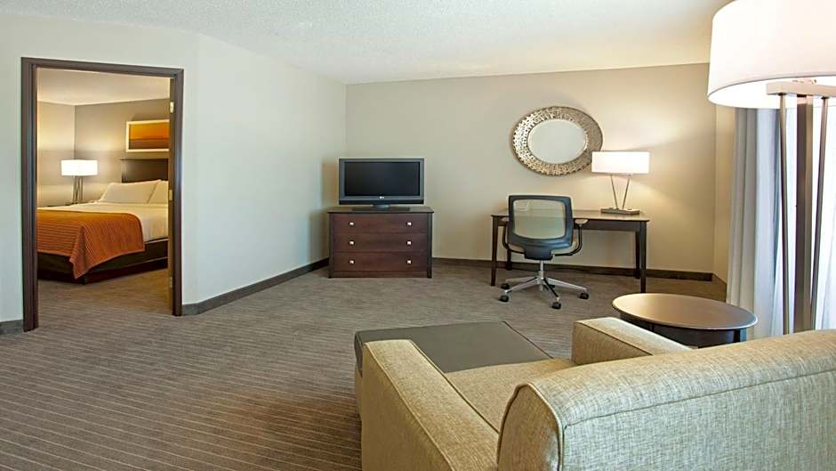 Holiday Inn Express Hotel & Suites Minneapolis - Minnetonka By IHG