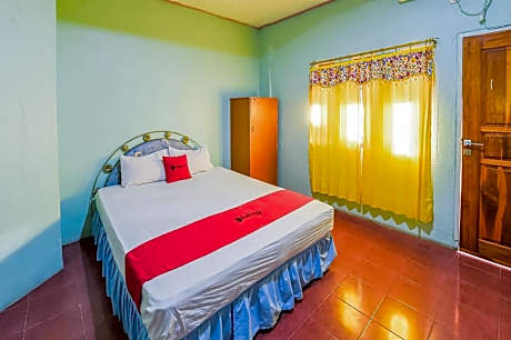 RedDoorz near Mangrove Forest Kupang