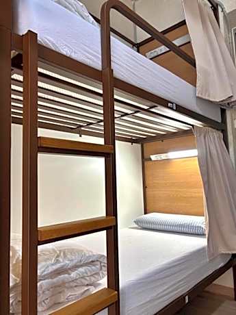 Bed in Mixed Dormitory Room (6-Bed)