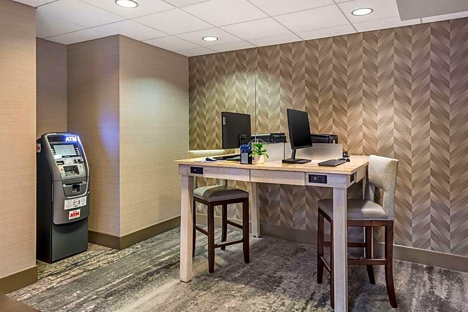 Comfort Inn & Suites Logan International Airport