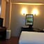 Allure Hotel & Suites