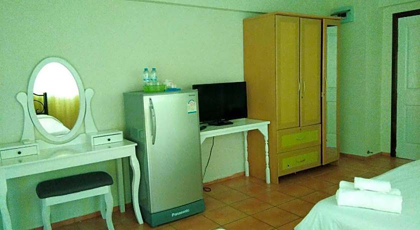 Lomsabai Apartments Chon Buri