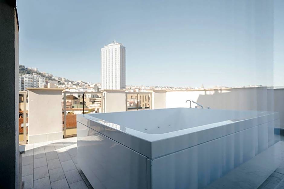 POETICA BOUTIQUE SKY HOTEL