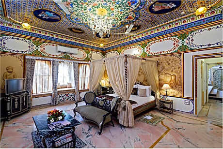 Royal Imperial Suite: Complimentary Hi Tea
