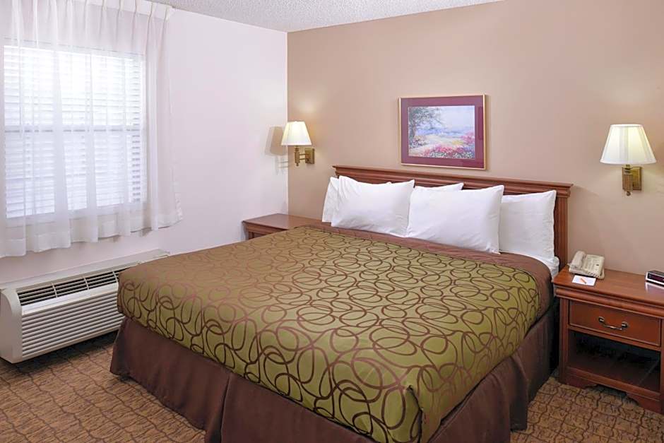 Briarwood Inn Of Geneva