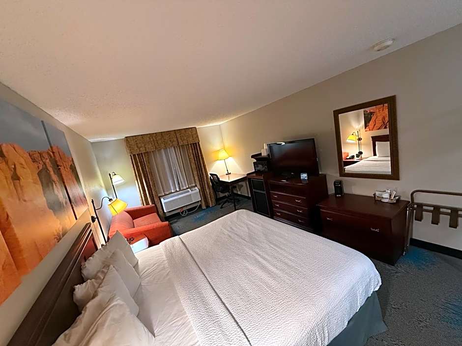 Days Inn by Wyndham Sturgis