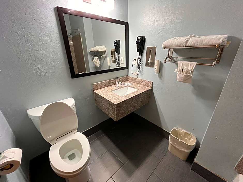 Quality Inn Grand Rapids Near Downtown