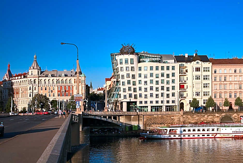 Dancing House hotel - Tančící dům