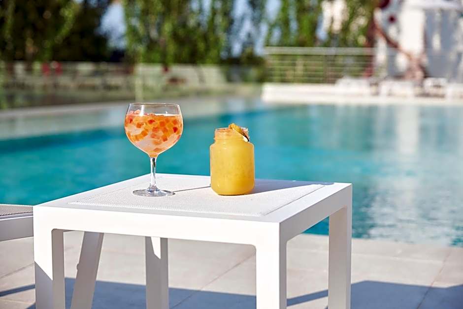 DWO Sirius - Adults Only