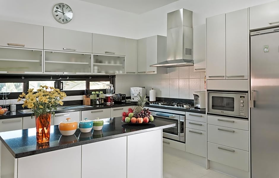 Luxury 8 bedrooms Pool Villa